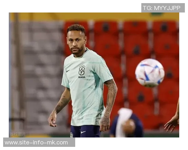 内马尔紧闭双眼深情拥抱罗尔海瑟庆祝绝杀成功逃离降级区