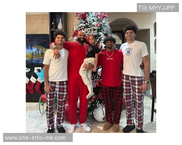 布泽尔亲临赛场助阵两子表现各异卡梅隆状态起伏凯登得分不佳 布泽尔亲临赛场助阵两子表现各异卡梅隆状态起伏凯登得分不佳