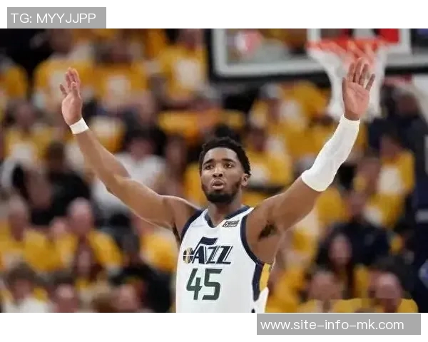 巨星表现！多诺万米切尔全场狂砍37分8篮板6助攻三分命中率高达55