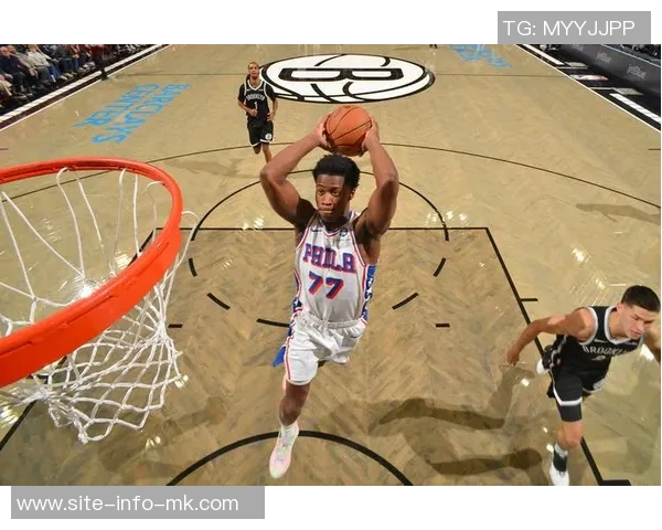 里夫斯开季19场表现惊艳成为队史第二快达成500分100助50三分的球员